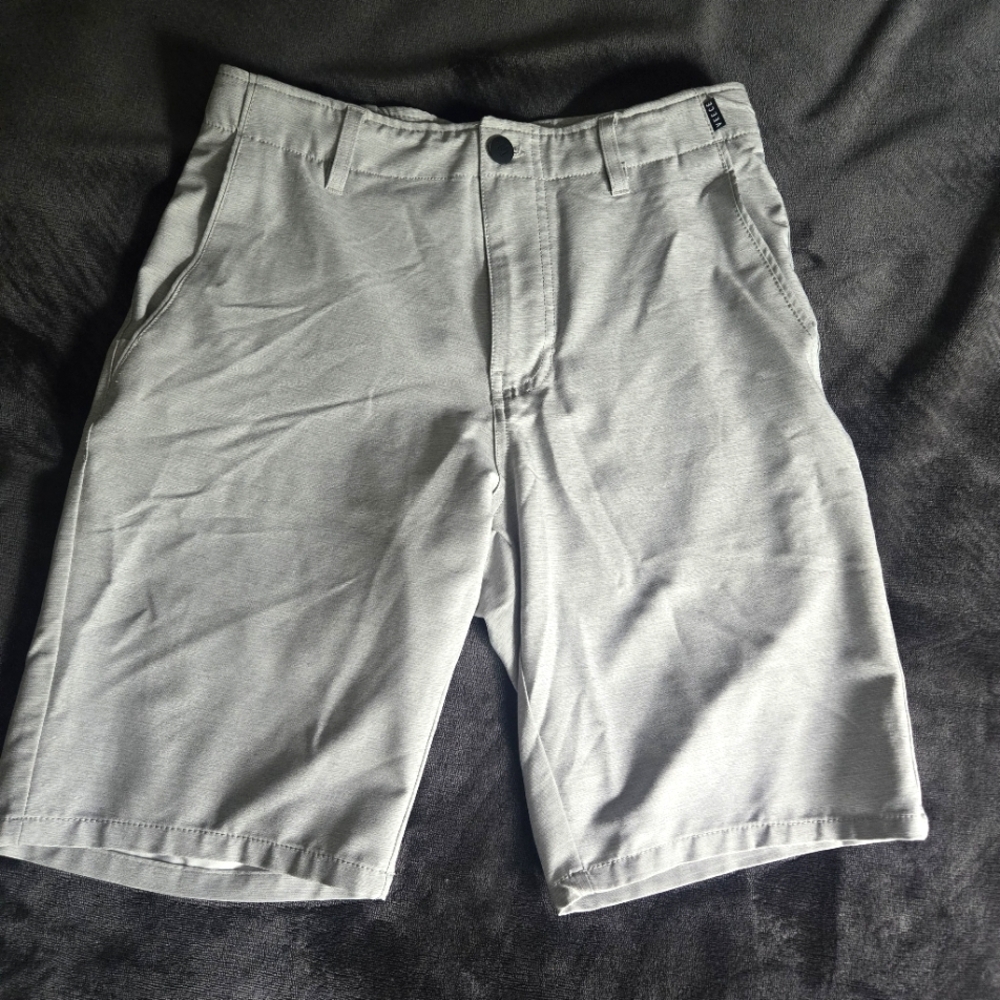 Men's Buckle Veece light gray dress shorts size 28